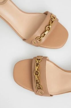 Γυναικεία Πέδιλα με τακούνι Δερμάτινα σανδάλια Guess Sara μπεζ 9 Γυναικεία Πέδιλα με τακούνι Δερμάτινα σανδάλια Guess Sara μπεζ -Guess Κατάστημα unnamed file 1782