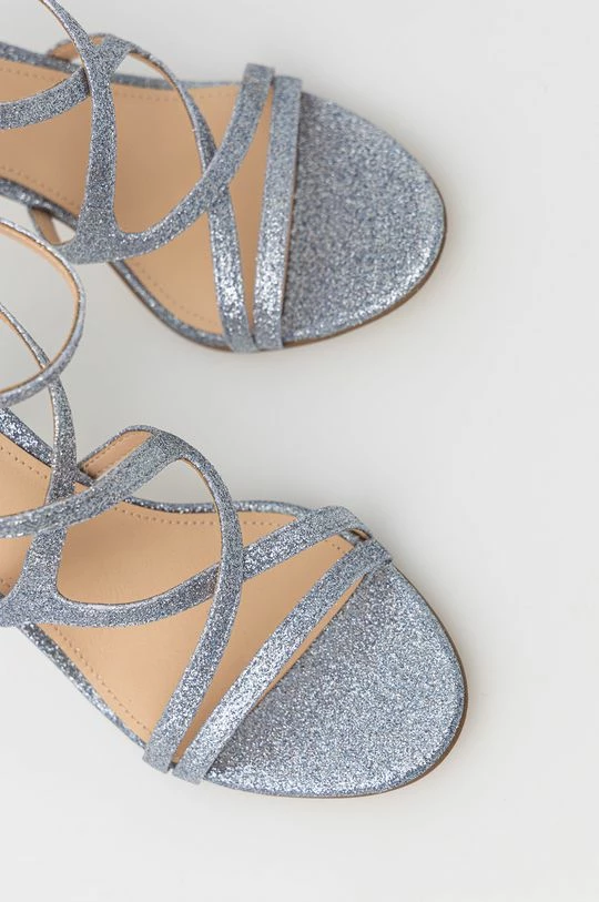 Γυναικεία Πέδιλα με τακούνι Σανδάλια Guess Fennela ασημί 6 Γυναικεία Πέδιλα με τακούνι Σανδάλια Guess Fennela ασημί - Image 4