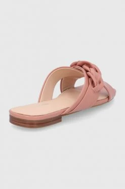 Γυναικεία Σαγιονάρες Δερμάτινες παντόφλες Guess Sameya χρώμα: ροζ 9 Γυναικεία Σαγιονάρες Δερμάτινες παντόφλες Guess Sameya χρώμα: ροζ -Guess Κατάστημα unnamed file 1967