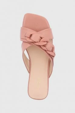 Γυναικεία Σαγιονάρες Δερμάτινες παντόφλες Guess Sameya χρώμα: ροζ 10 Γυναικεία Σαγιονάρες Δερμάτινες παντόφλες Guess Sameya χρώμα: ροζ -Guess Κατάστημα unnamed file 1968