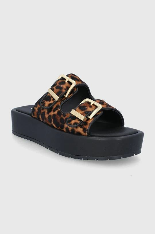 Γυναικεία Σαγιονάρες Παντόφλες Guess Ramod χρώμα: καφέ 4 Γυναικεία Σαγιονάρες Παντόφλες Guess Ramod χρώμα: καφέ - Image 2