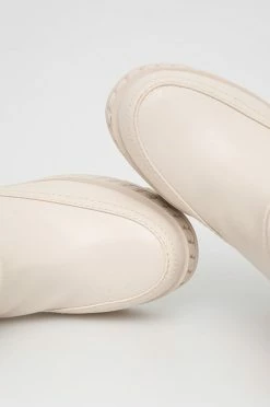 Γυναικεία Μπότες χιονιού Guess κρεμ 9 Γυναικεία Μπότες χιονιού Guess κρεμ -Guess Κατάστημα unnamed file 2248