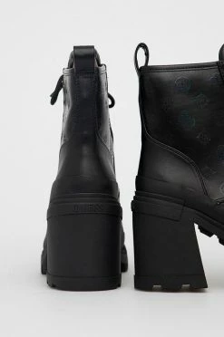 Γυναικεία Μποτάκια Guess χρώμα: μαύρο 8 Γυναικεία Μποτάκια Guess χρώμα: μαύρο -Guess Κατάστημα unnamed file 937