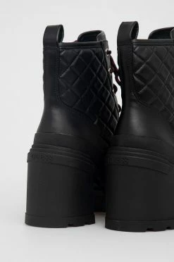 Γυναικεία Μποτάκια Guess χρώμα: μαύρο 8 Γυναικεία Μποτάκια Guess χρώμα: μαύρο -Guess Κατάστημα unnamed file 941